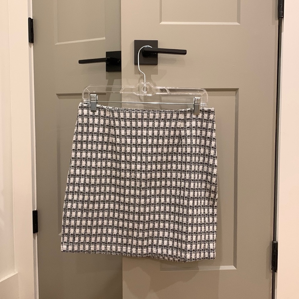 Black & white skirt